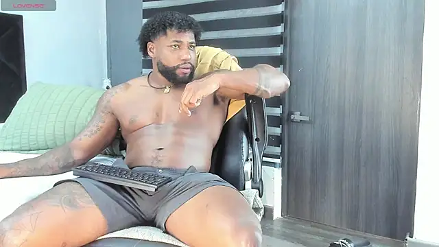 Dancelwashington online show from November 26, 2025, 9:04 pm