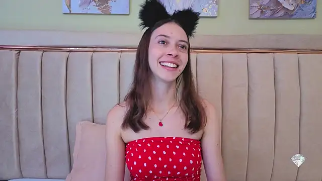 sophiia grey 1 online show from October 31, 2025, 8:38 pm