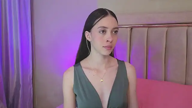 sophiia grey 1 online show from May 21, 2026, 9:45 pm
