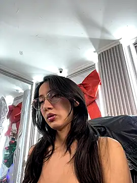 AnyaFloyd69 online show from December 4, 2025, 8:30 pm