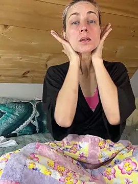 Snapshot of DanaeJustine chatting on March 11, 2025, 12:39 pm DanaeJustine online show from March 11, 2025, 12:39 pm