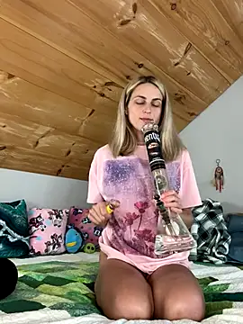 Snapshot of DanaeJustine chatting on September 25, 2025, 3:40 pm DanaeJustine online show from September 25, 2025, 3:40 pm