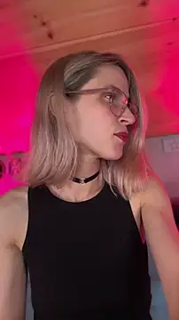 DanaeJustine online show from May 21, 2026, 9:45 pm