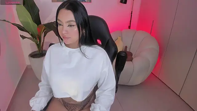 Snapshot of sarawinstone chatting on October 31, 2025, 11:33 pm sarawinstone online show from October 31, 2025, 11:33 pm