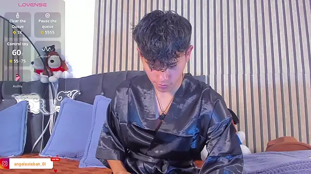 Angel esteban fx online show from March 11, 2026, 7:52 pm