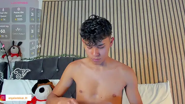 Angel esteban fx online show from February 12, 2026, 4:29 pm