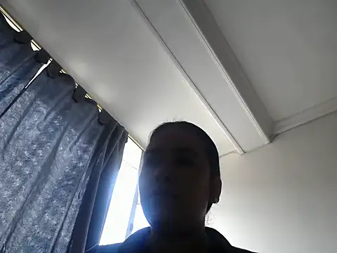 Laura martin  online show from December 22, 2025, 3:34 pm