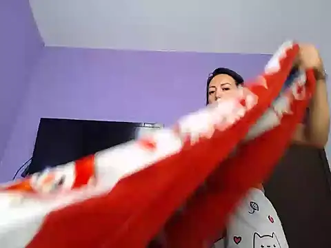 Laura martin  online show from November 18, 2025, 12:41 pm