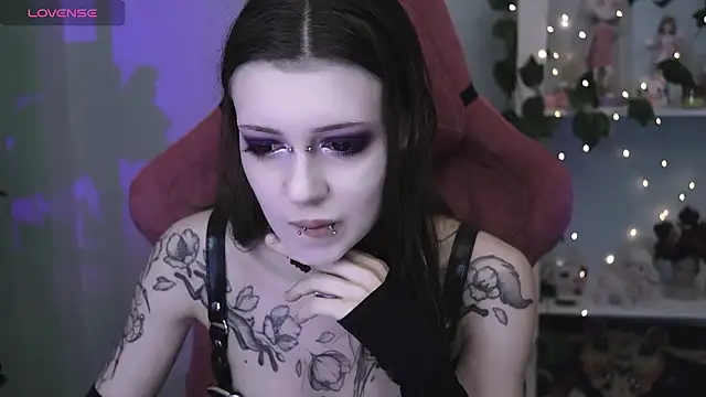 prettybones online show from March 28, 2026, 1:39 am