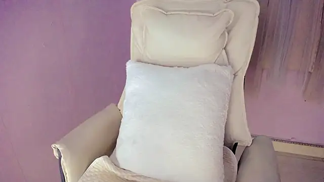   18Angel   online show from November 15, 2025, 7:29 pm