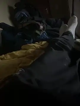 Snapshot of FreshWonder0 chatting on December 19, 2025, 8:44 pm FreshWonder0 online show from December 19, 2025, 8:44 pm