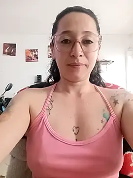 emilypoppy3 online show from April 7, 2026, 9:49 pm