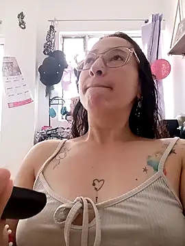 emilypoppy3 online show from May 8, 2026, 12:42 pm