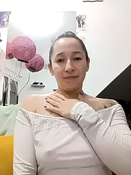 emilypoppy3 online show from November 26, 2025, 2:00 am