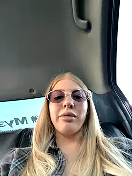 Snapshot of NewLale chatting on September 20, 2025, 3:22 am NewLale online show from September 20, 2025, 3:22 am