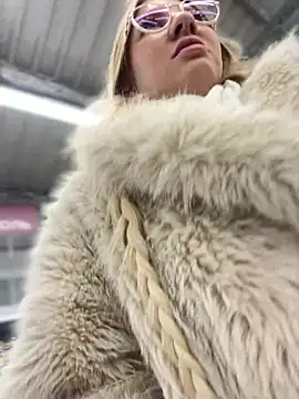 Snapshot of NewLale chatting on February 24, 2025, 6:27 am NewLale online show from February 24, 2025, 6:27 am