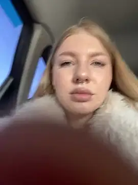 Snapshot of NewLale chatting on March 17, 2025, 3:25 am NewLale online show from March 17, 2025, 3:25 am