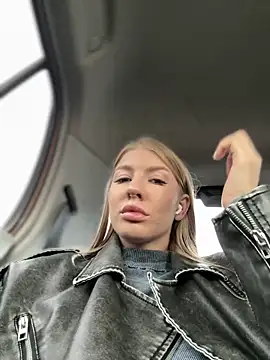 Snapshot of NewLale chatting on September 14, 2025, 2:56 am NewLale online show from September 14, 2025, 2:56 am