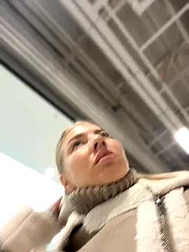 Snapshot of NewLale chatting on October 19, 2025, 3:20 am NewLale online show from October 19, 2025, 3:20 am