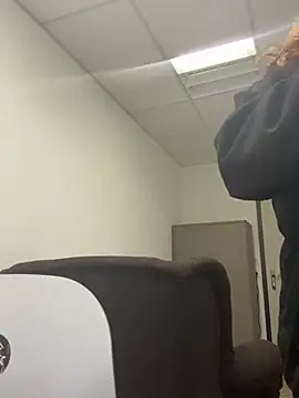 Snapshot of MaraNightmare chatting on February 16, 2025, 4:10 pm MaraNightmare online show from February 16, 2025, 4:10 pm