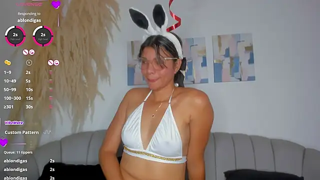 Snapshot of Sabba_sajjad chatting on February 15, 2025, 6:23 pm Sabba sajjad online show from February 15, 2025, 6:23 pm