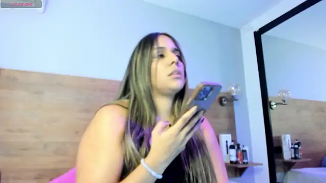 DeboraEvans online show from February 5, 2026, 8:26 pm