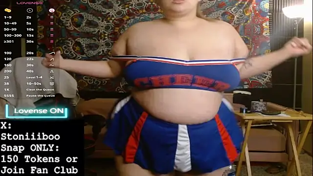 Snapshot of Stoniiiboo chatting on October 23, 2025, 12:37 pm Stoniiiboo online show from October 23, 2025, 12:37 pm