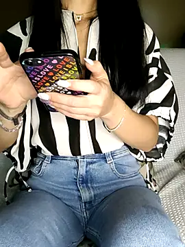 Melody87 online show from October 31, 2025, 6:26 pm