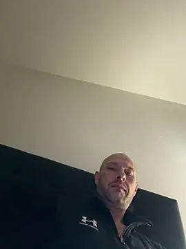 Guitccch online show from February 3, 2026, 10:48 pm