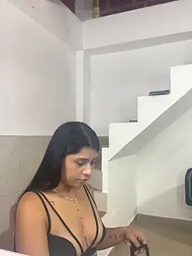 CandyRoxx1  online show from April 12, 2026, 4:38 am