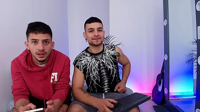 Snapshot of Aron-santoro chatting on November 14, 2025, 1:59 pm Aron-santoro online show from November 14, 2025, 1:59 pm