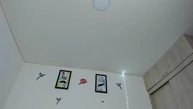 im sarah34 online show from March 21, 2026, 9:03 am