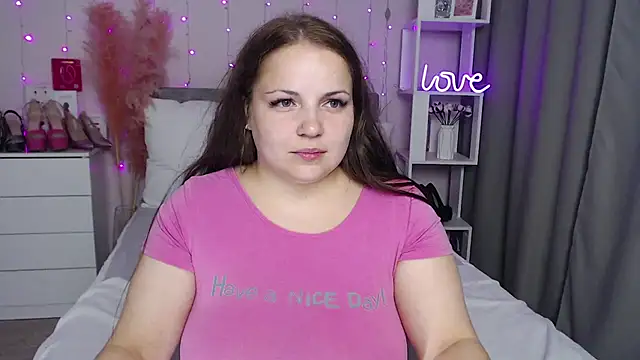 Crazyy girl  online show from June 20, 2026, 7:02 am