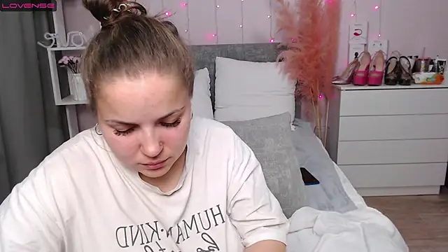 Snapshot of Crazyy_girl_ chatting on January 8, 2026, 3:18 pm Crazyy girl online show from January 8, 2026, 3:18 pm