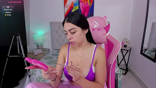 KristalFoxx online show from November 9, 2025, 1:15 pm