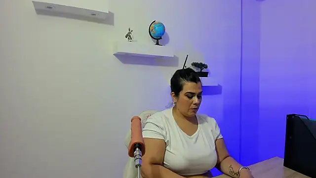 Snapshot of martina_foxy_ chatting on September 20, 2025, 12:21 pm martina foxy online show from September 20, 2025, 12:21 pm
