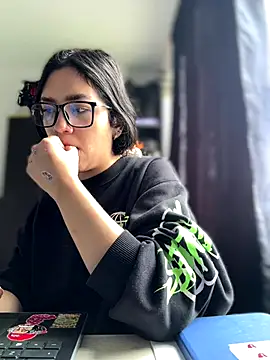 Snapshot of Mila_Morgan chatting on November 25, 2025, 3:01 pm Mila Morgan online show from November 25, 2025, 3:01 pm