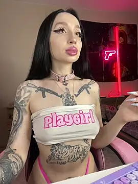 Molly  Moon online show from April 9, 2026, 2:46 am