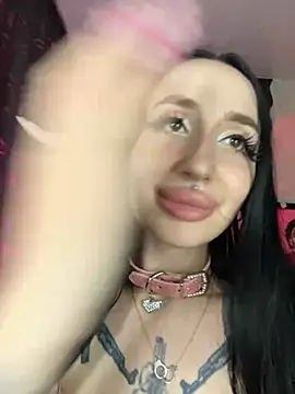 Snapshot of Molly__Moon chatting on February 27, 2025, 8:56 am Molly  Moon online show from February 27, 2025, 8:56 am