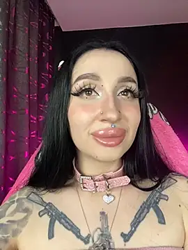 Snapshot of Molly__Moon chatting on February 14, 2025, 6:02 am Molly  Moon online show from February 14, 2025, 6:02 am