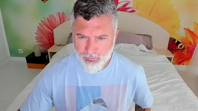 Snapshot of BlowMyXXL chatting on November 14, 2025, 10:41 am BlowMyXXL online show from November 14, 2025, 10:41 am