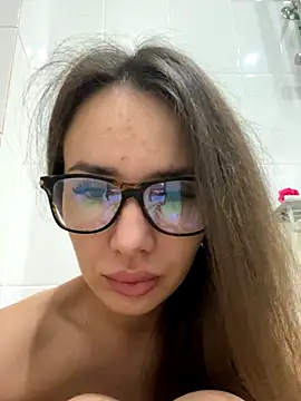 Snapshot of TeenieM chatting on December 3, 2025, 11:36 pm TeenieM online show from December 3, 2025, 11:36 pm