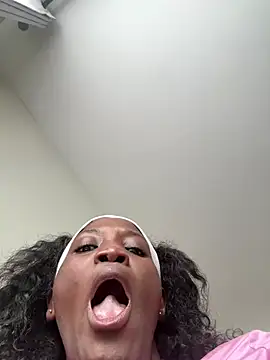 Fanclubbbbb online show from March 6, 2026, 7:03 am