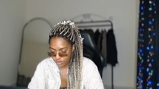 marisilva br online show from September 12, 2025, 11:26 pm