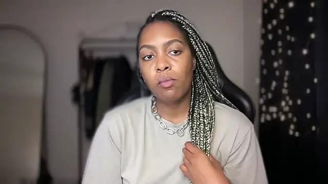 marisilva br online show from November 25, 2025, 12:22 am