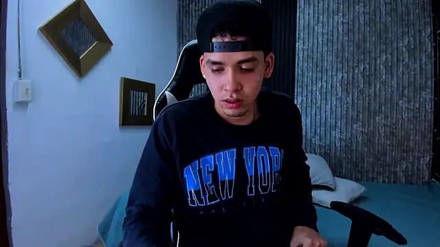 Mike 0233  online show from September 25, 2025, 3:45 am