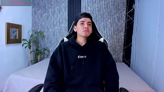 Mike 0233  online show from September 27, 2025, 4:07 am