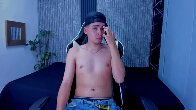 Mike 0233  online show from October 23, 2025, 4:11 am