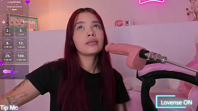 Snapshot of violeth_hill chatting on November 15, 2025, 7:51 pm violeth hill online show from November 15, 2025, 7:51 pm