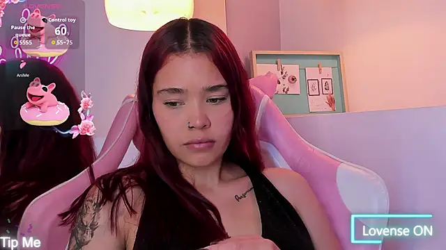 Snapshot of violeth_hill chatting on November 30, 2025, 8:31 pm violeth hill online show from November 30, 2025, 8:31 pm